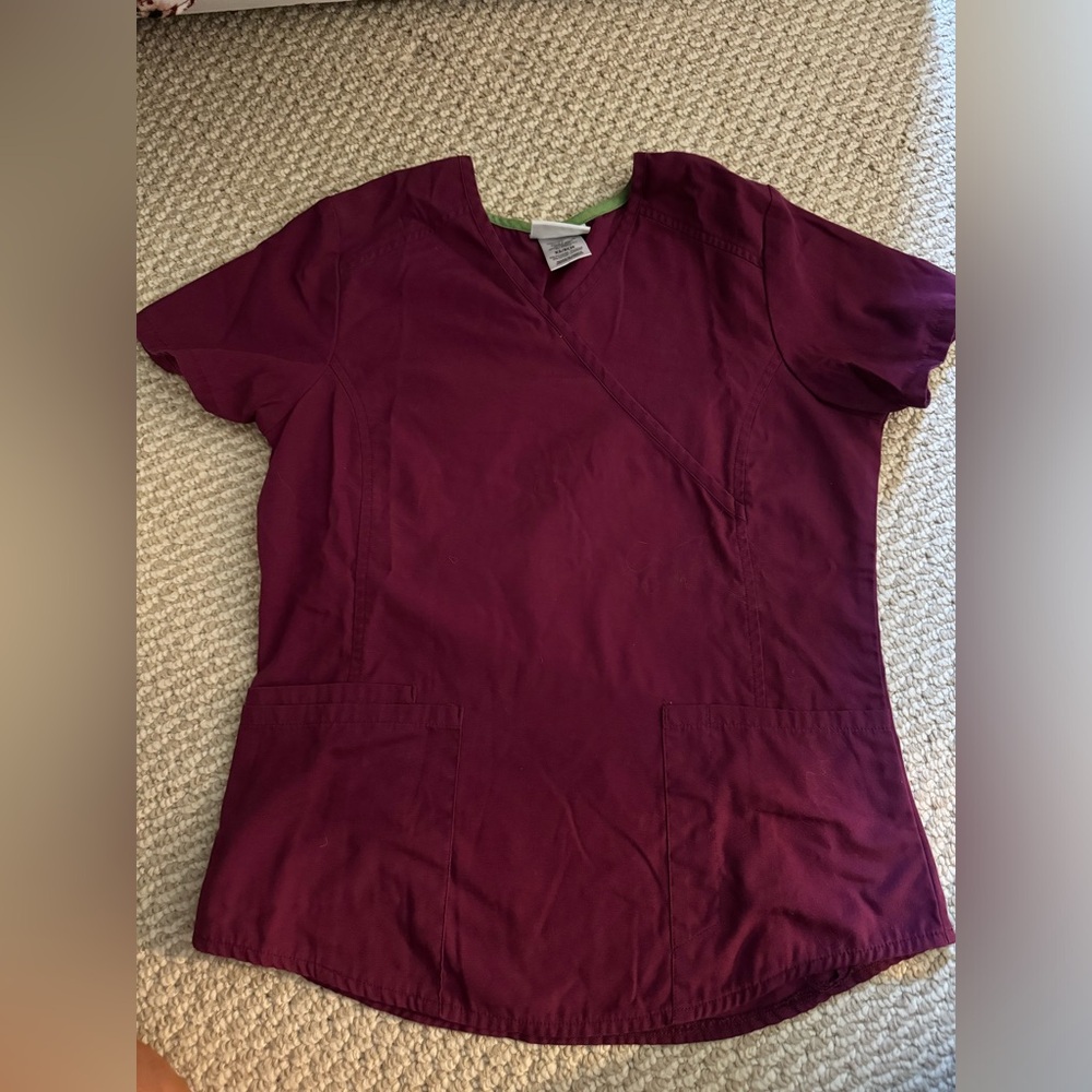 Scrub tops - Picture 5 of 11